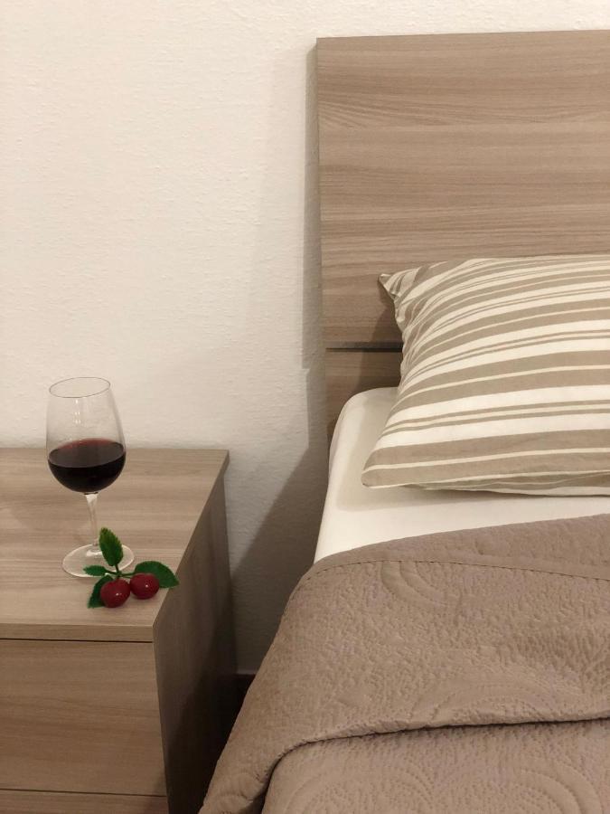 Private Apartment With Garden カンニジョネ エクステリア 写真